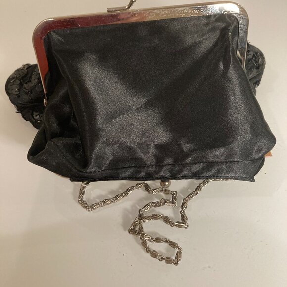 Beaded Floral Black Kiss Lock Clutch Purse with Chain Strap - Picture 4 of 8